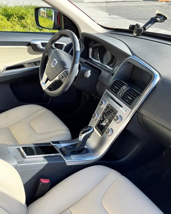 Volvo XC 60 cena 96999 przebieg: 144500, rok produkcji 2017 z Wrocław małe 137